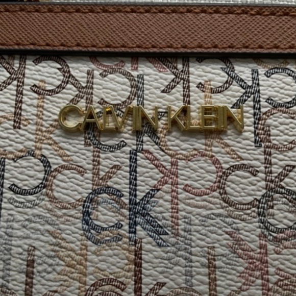 CALVIN KLEIN Wristlet Wallet Brown Leather Multi-Color Signature NWOT - Picture 4 of 8